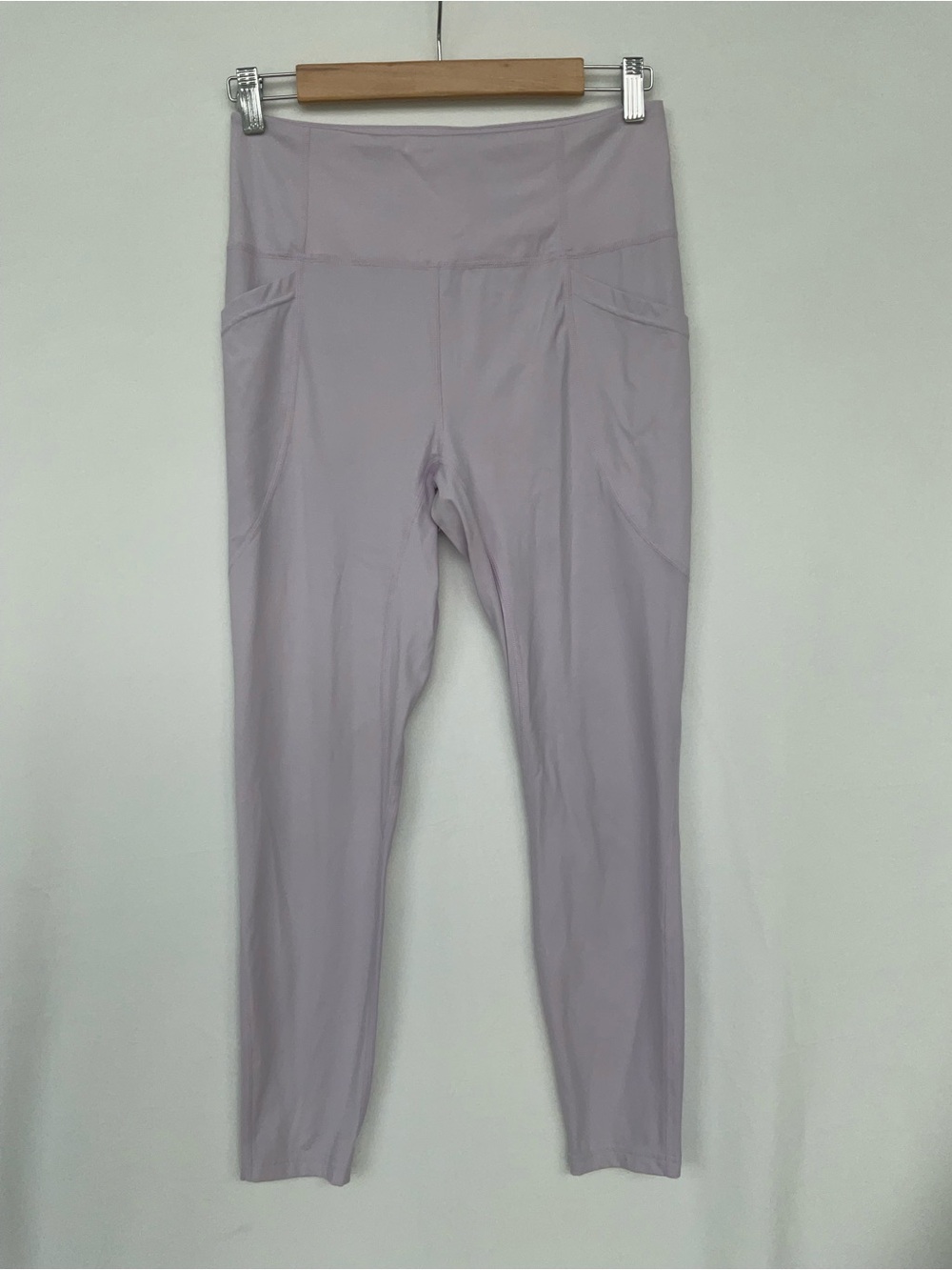 High-Rise Lilac Performance Leggings with Side Pockets